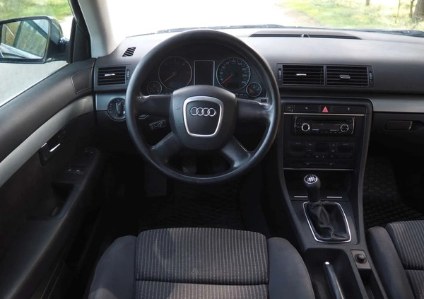 Audi A4 cena 13900 przebieg: 354300, rok produkcji 2005 z Krapkowice małe 667